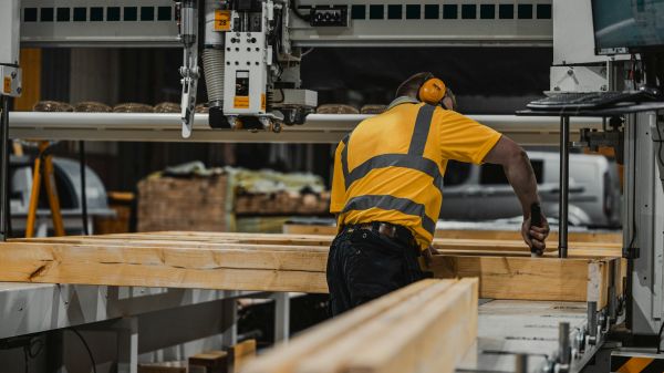 Découvrez comment un menuisier en Landes transforme votre intérieur